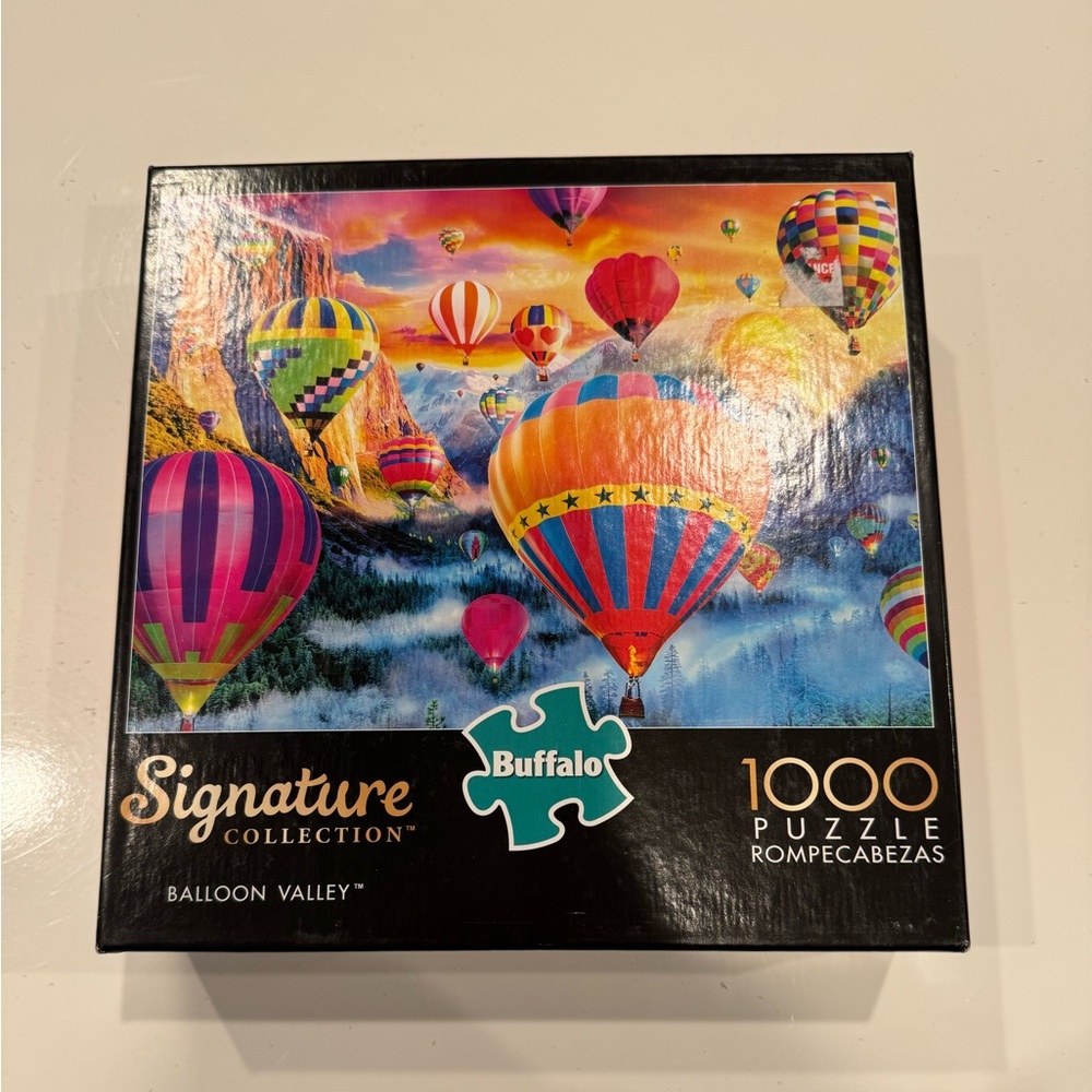 Buffalo Signature Collection Balloon Valley 1000 Piece Puzzle